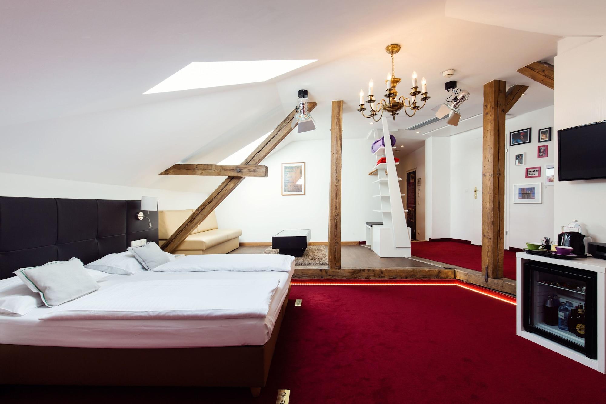 Boutique Donauwalzer Hotel 3*